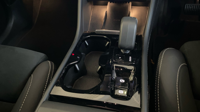 Volvo XC40 2.0 B4P Ultimate Dark 5dr Auto Petrol Estate